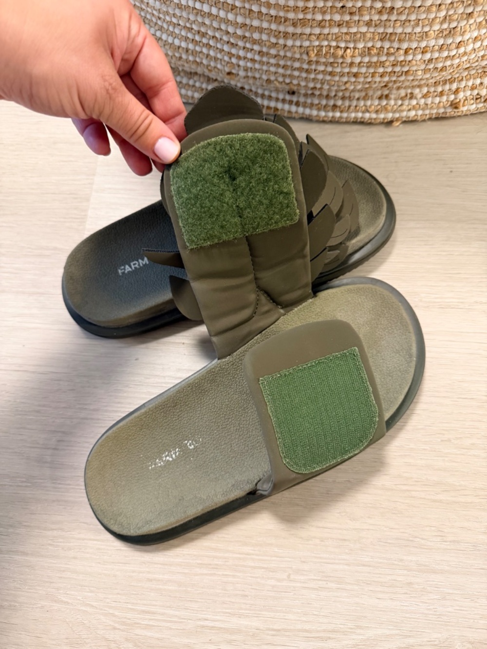 Farm Rio Monstera Leaf Slide Sandals - Picture 3 of 5